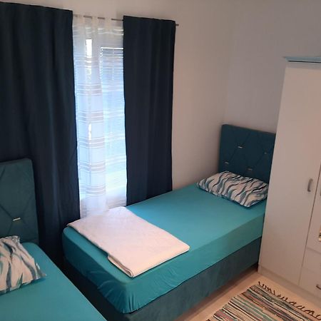 Mirta Apartments Family Farm Будва Екстер'єр фото