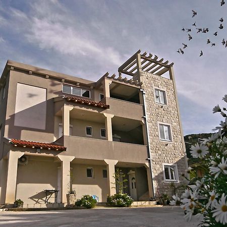 Mirta Apartments Family Farm Будва Екстер'єр фото