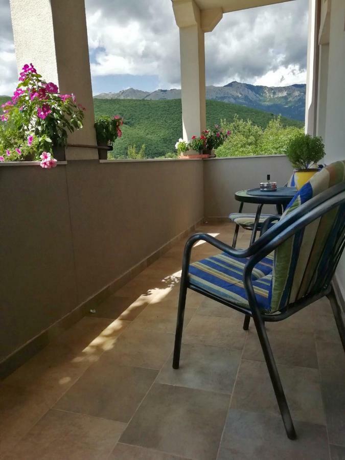 Mirta Apartments Family Farm Будва Екстер'єр фото